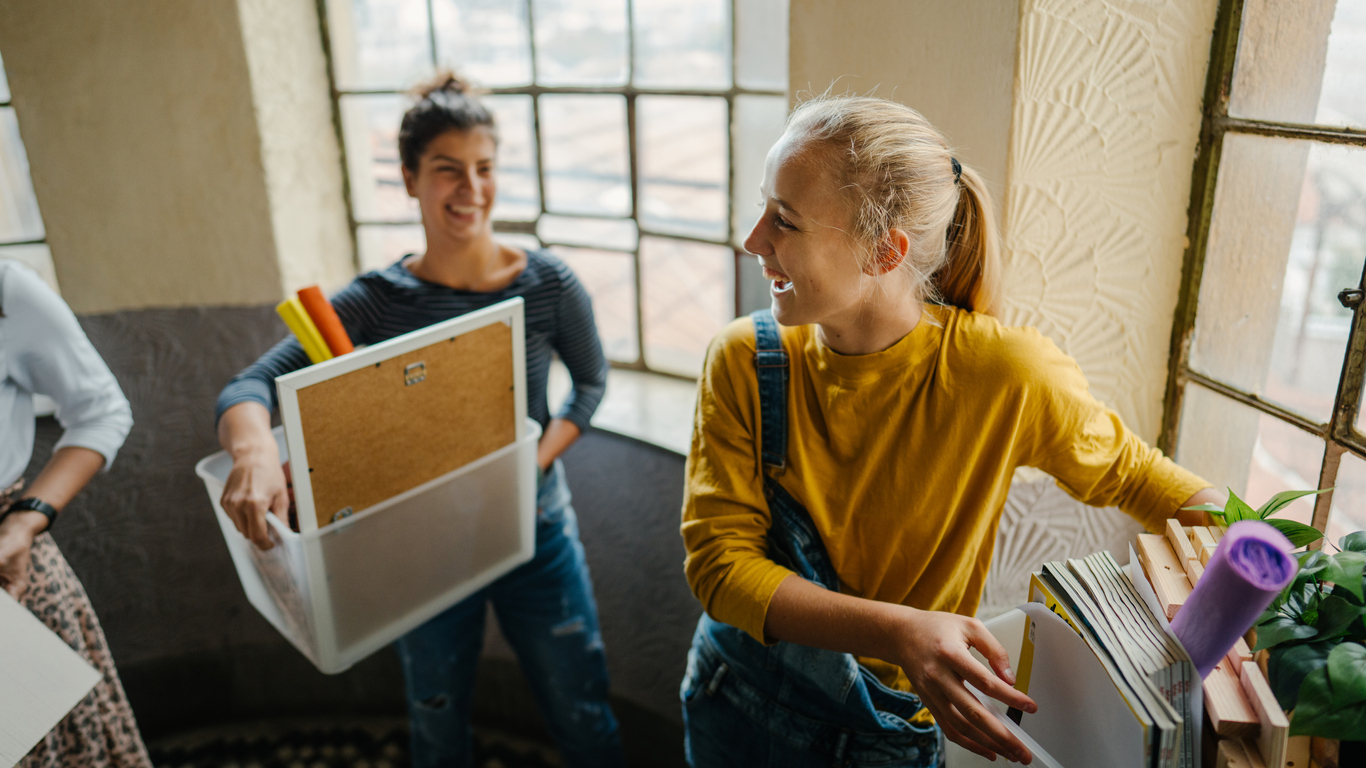 Umzugshelfer motivieren: 7 Tipps, wie Sie am Umzugstag für beste Laune sorgen Umzugshelfer