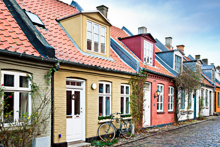 Hej, Hygge-Feeling: Auswandern nach Dänemark Bunte Häuser in Aarhus, Dänemark