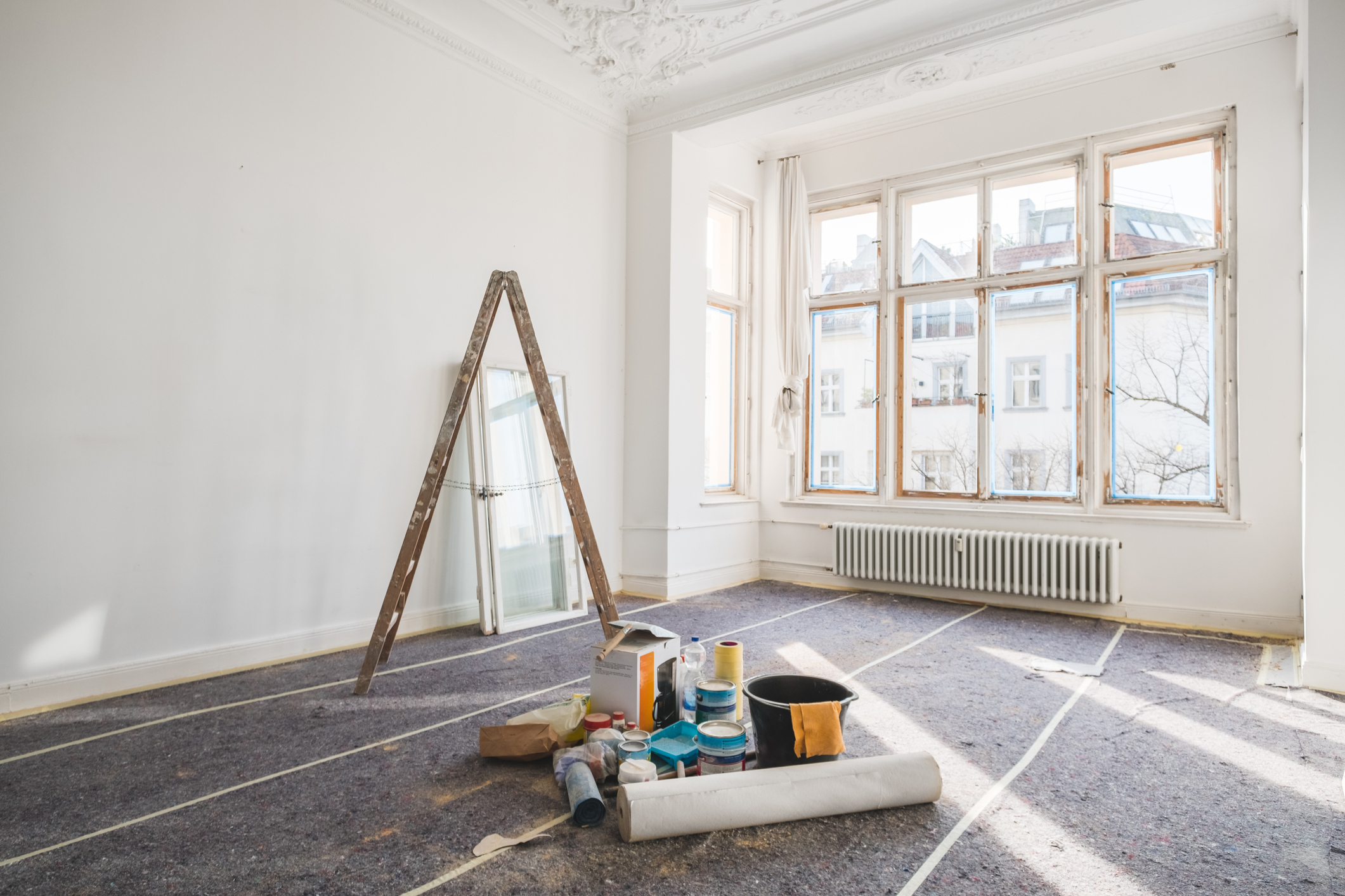 Sonderkündigungsrecht für Mieter: Früher raus aus dem Mietvertrag Vermieter führt laute und störende Renovierungen in der Wohnung durch, die den Mietern eine Sonderkündigung des Mietvertrags erlauben