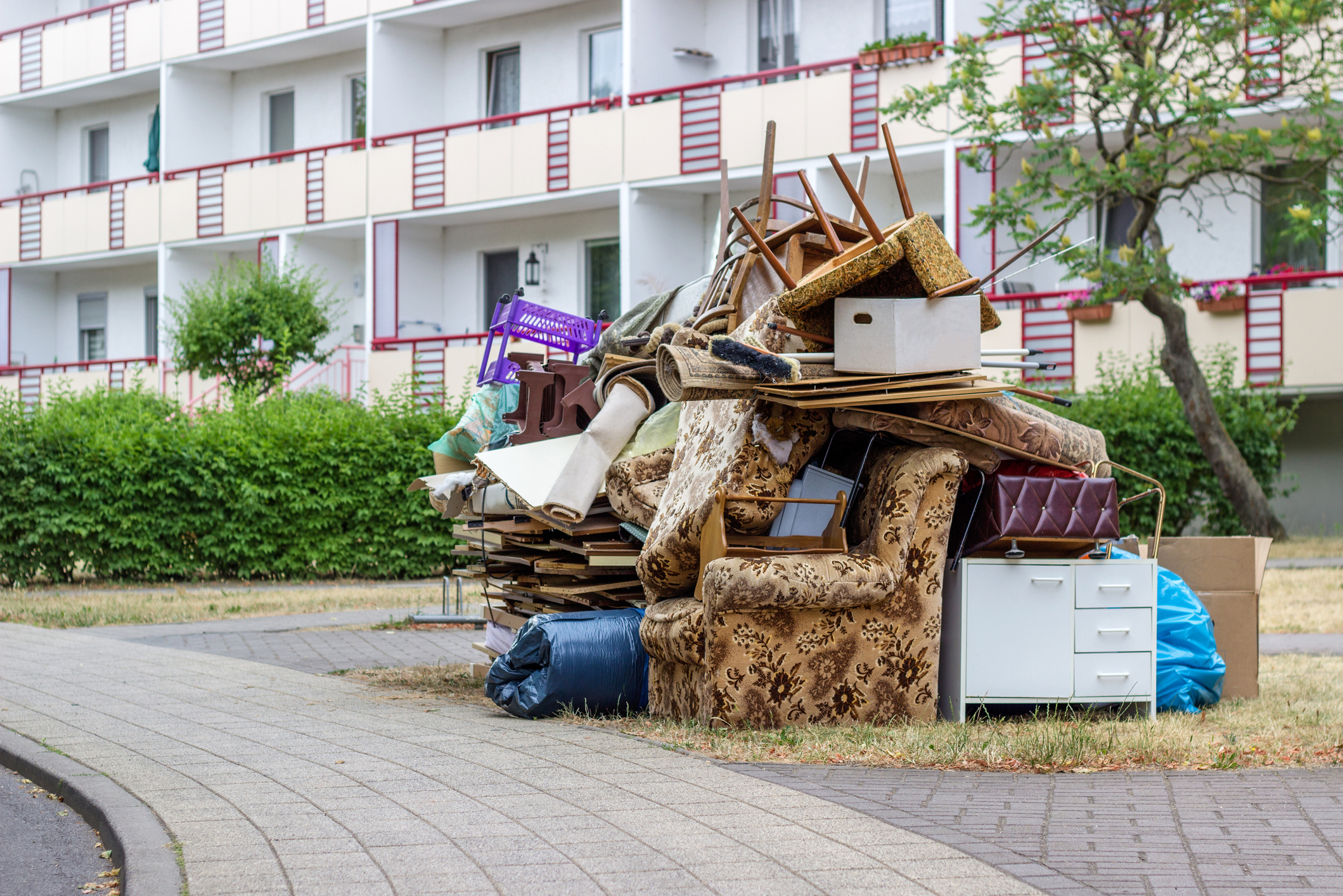 Sperrmüll entsorgen: Was gehört dazu? Sperrmüll entsorgen: Lagerung auf dem Gehweg ist erlaubt