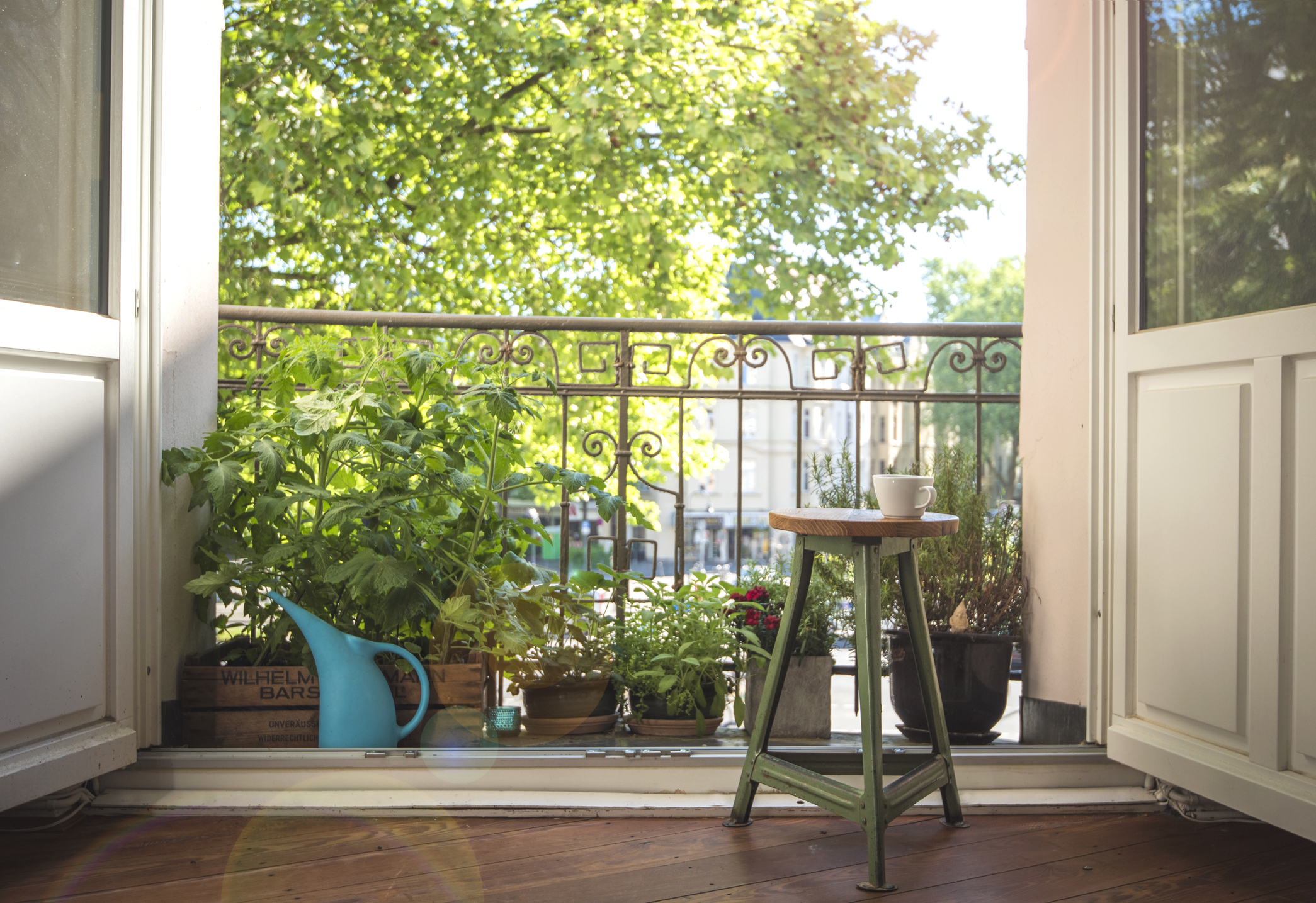 Abkürzungen bei Wohnungen: Von AB wie Altbau bis ZH wie ...? Achtung: Das hier ist ein sogenannter "französischer Balkon". Mit einem echten Balkon hat dieser kleine Vorsprung nichts zu tun.