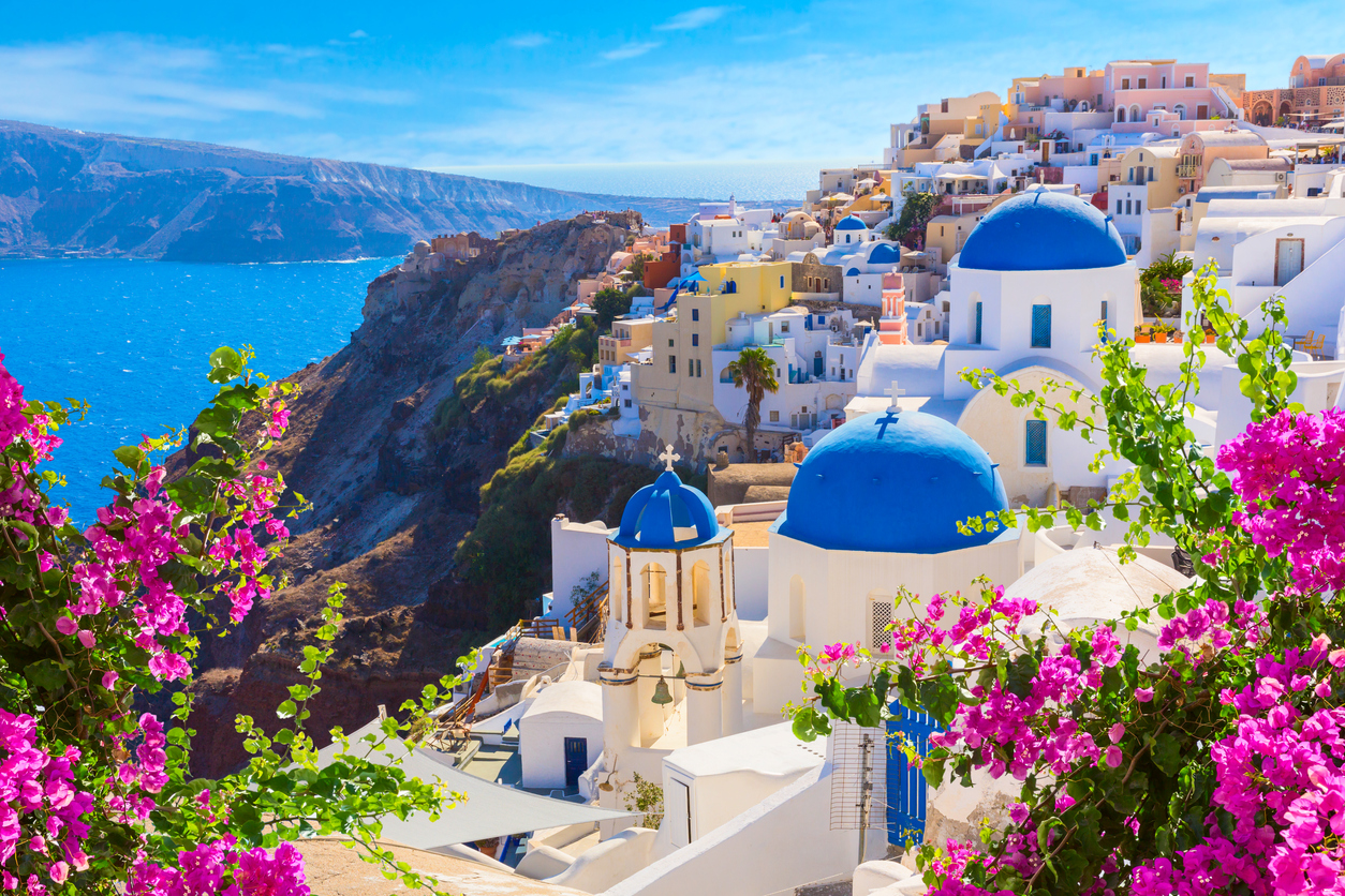 Auswandern nach Griechenland: Alles, was Sie vorher wissen sollten Blick auf Santorini, Griechenland
