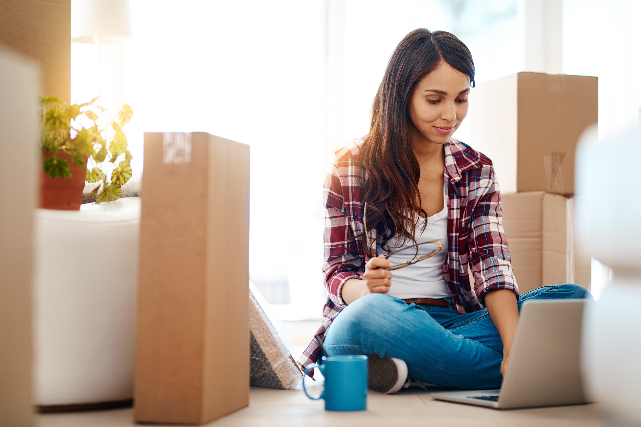 Junge Frau plant Auswanderung nach Neuseeland