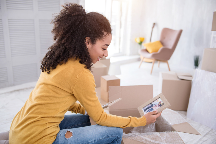 Kunstvoll umziehen: Bilder richtig verpacken Bilder verpacken für Umzug