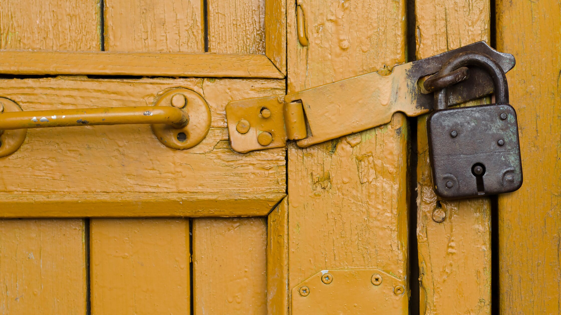 Einbruchschutz: Tür und Tor gegen Diebe sichern