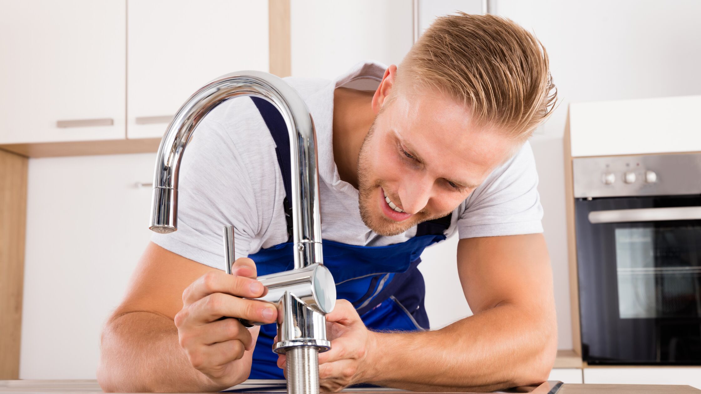 Tropfenden Wasserhahn reparieren: DIY-Anleitung für Küche & Bad