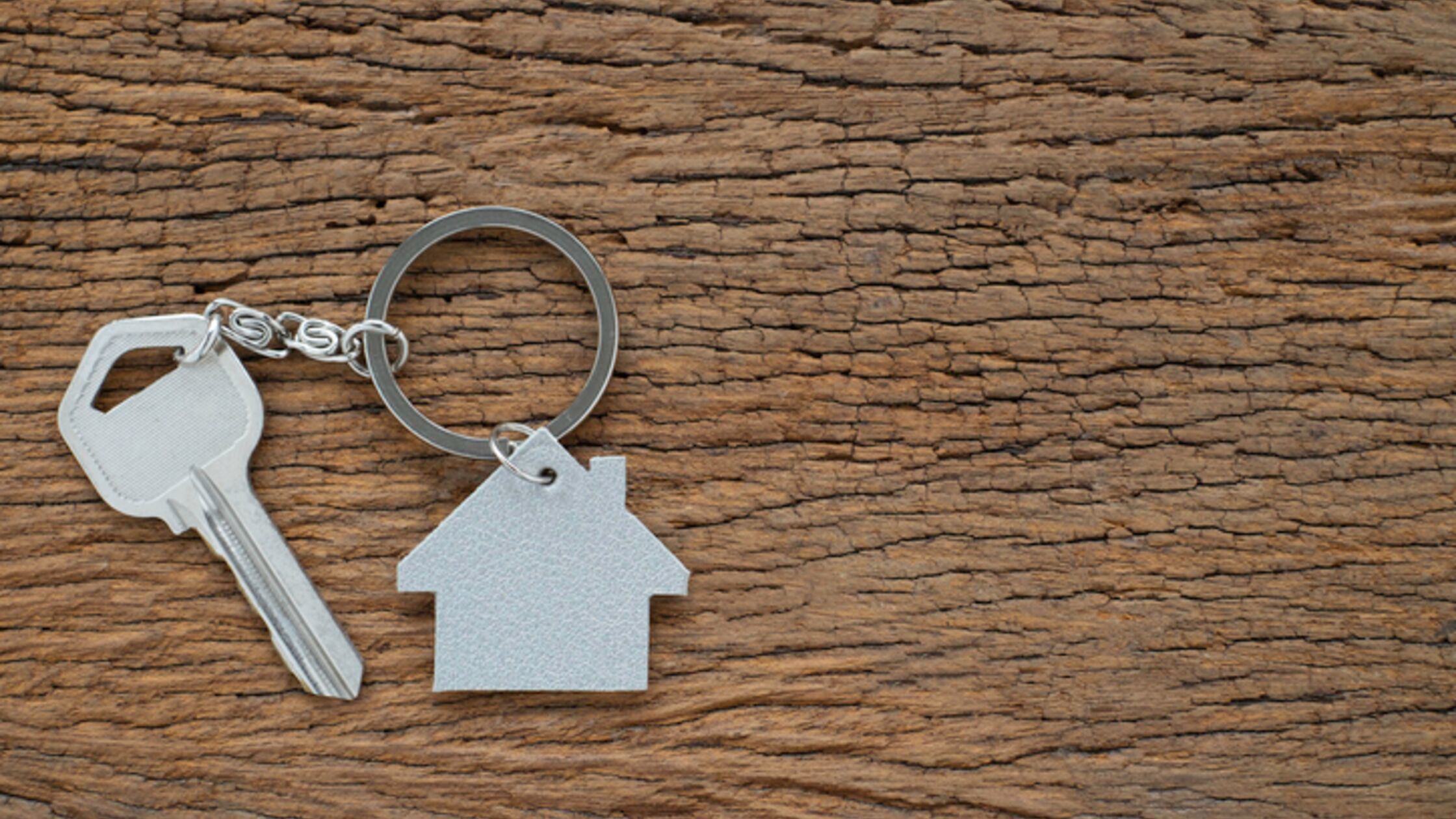 Wohnungsschlüssel verloren: Wer zahlt für den Schaden?